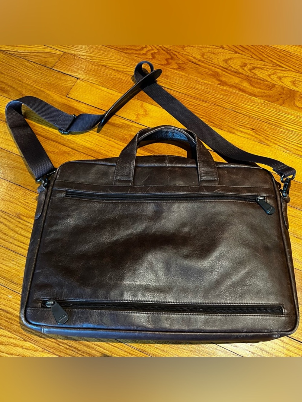 ECCO brown leather padded laptop messenger bad
